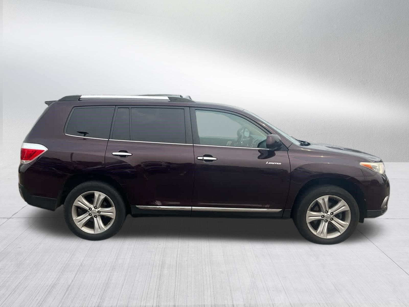 Used 2013 Toyota Highlander Limited with VIN 5TDDK3EHXDS243278 for sale in Brooklyn Center, MN