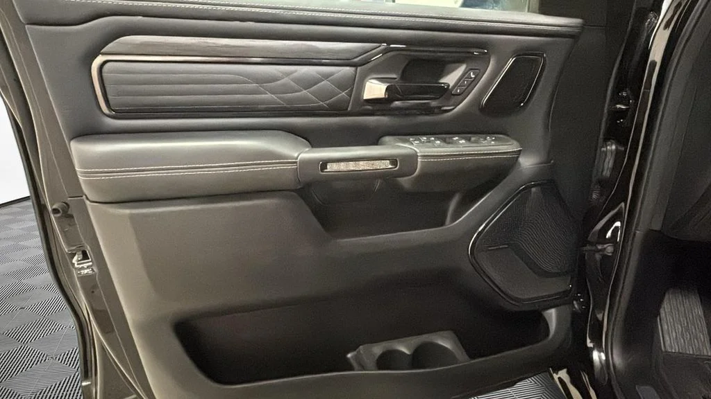 2026 RAM 1500 Limited - Photo 18
