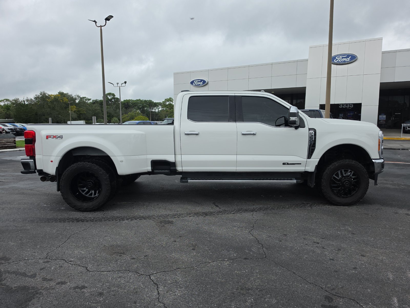 Certified Used 2023 White Metallic Ford Lariat image 3