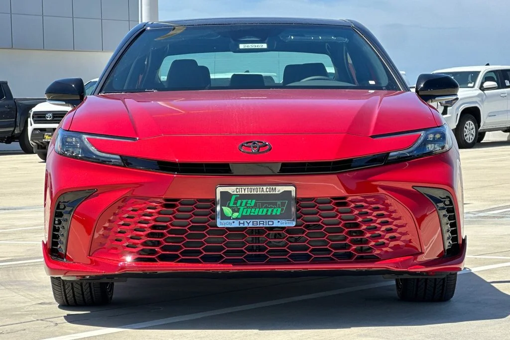 New 2026 Supersonic Red with Midnight Black Metallic roof <sup>1</sup> Toyota  XSE image 9