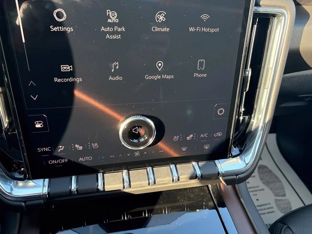 2027 GMC Yukon Denali - Photo 39