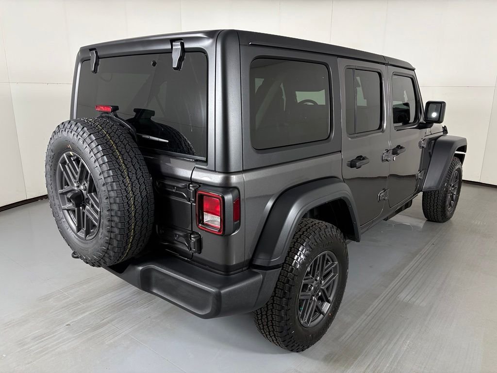 New 2026 Granite Crystal Metallic Clearcoat Jeep Sport S image 8