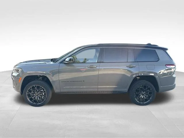 New 2027 Sting-Gray Clear-Coat Paint Jeep Summit image 3