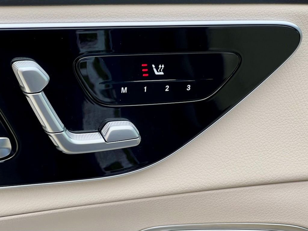 Certified Used 2023  Mercedes-Benz GLC 300 image 18