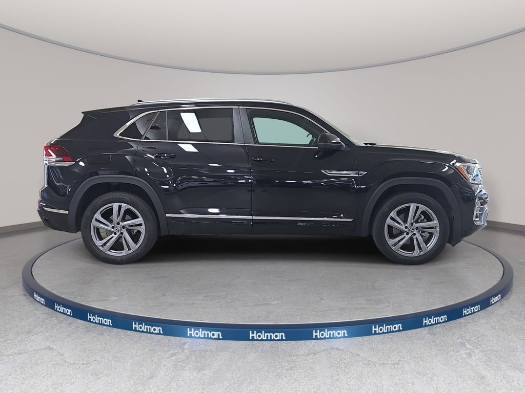 Used 2024  Volkswagen 2.0T SEL R-Line image 6