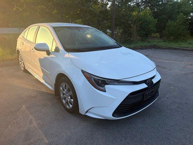 Certified Used 2024 Ice Toyota LE image 31