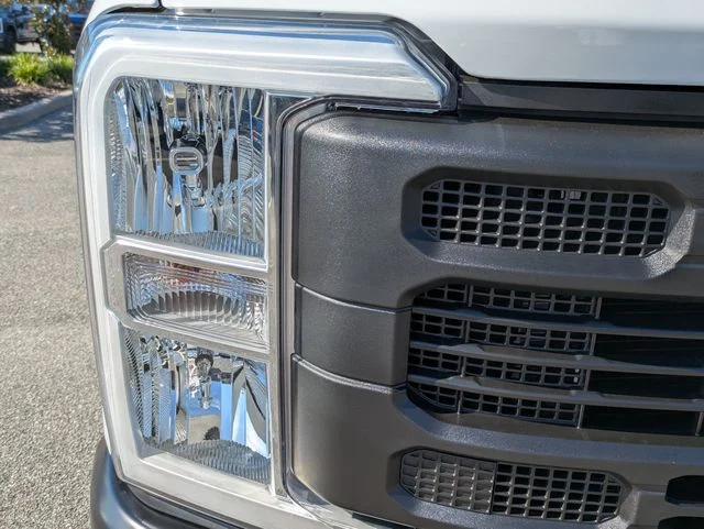 2026 Ford F-350 Super Duty Chassis Cab XL - Photo 10
