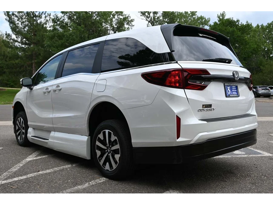 2025 Honda Odyssey EX-L - Photo 8