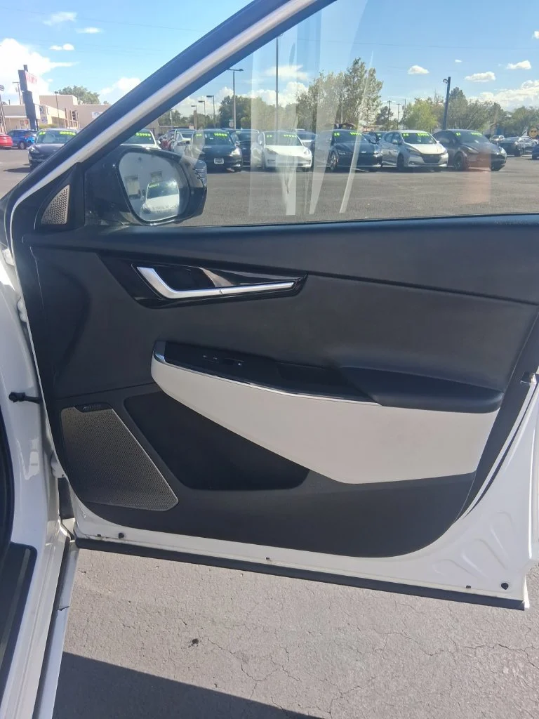 Used 2023 White Kia GT-Line image 20