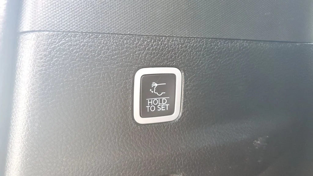 Used 2024 White Jeep Series II image 11