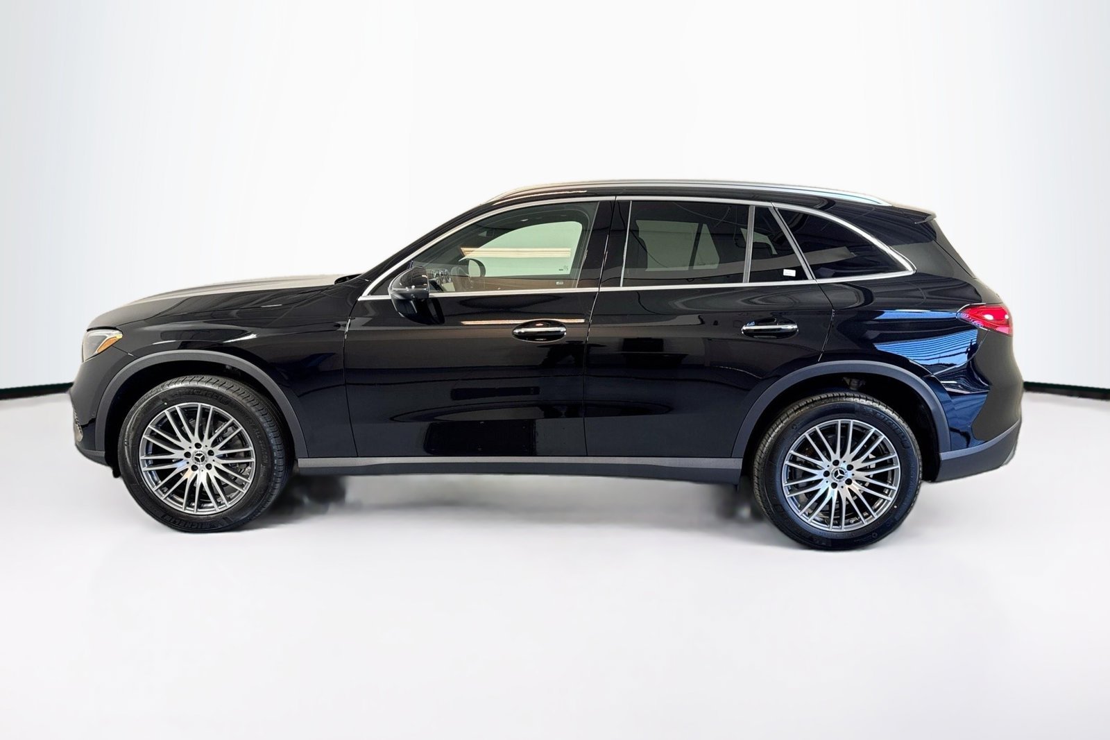 New 2026 Black Mercedes-Benz GLC 300 image 8