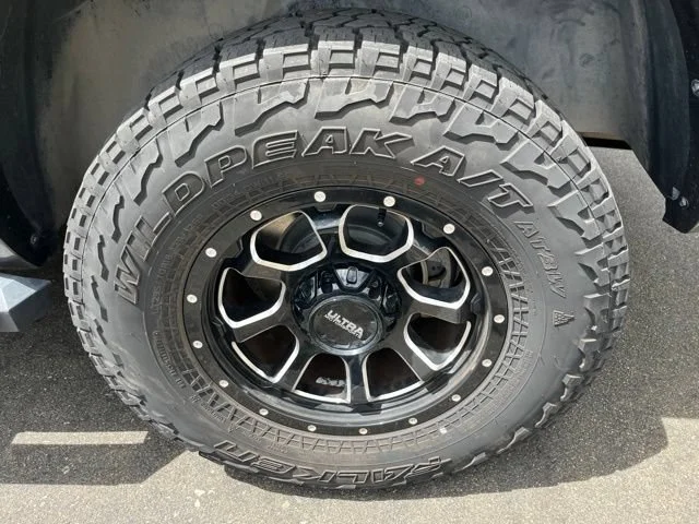 Used 2018 Granite Crystal Metallic Clearcoat Ram Laramie image 16