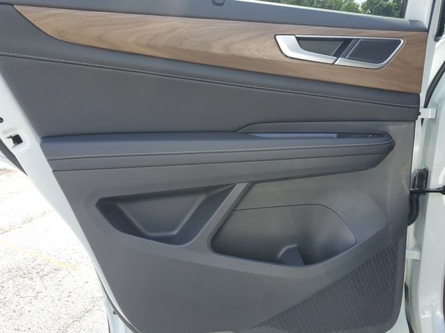 2026 Volkswagen Atlas SE w/Tech - Photo 13