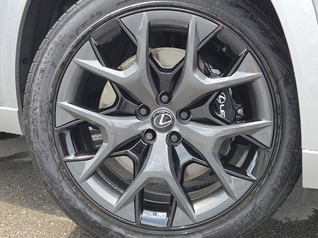 Certified Used 2025 CELESTIAL SILVER Lexus 500h F SPORT Premium image 28