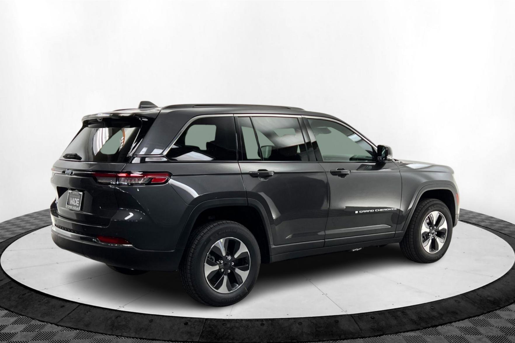 New 2024 Baltic Gray Metallic Clear-Coat Exterior Paint Jeep Base 4xe image 6