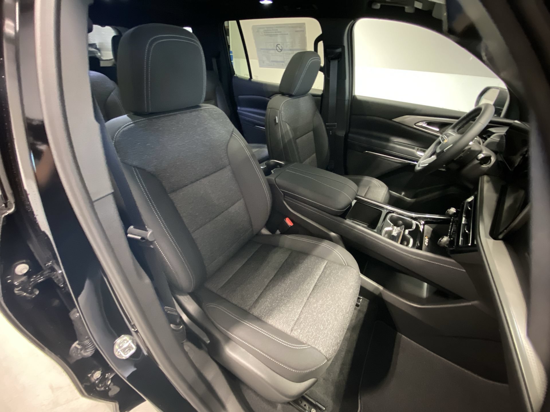 2027 Chevrolet Traverse LT - Photo 27