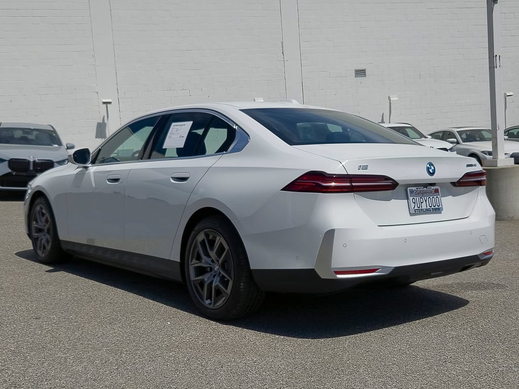 Used 2026 Alpine White BMW eDrive40 image 25