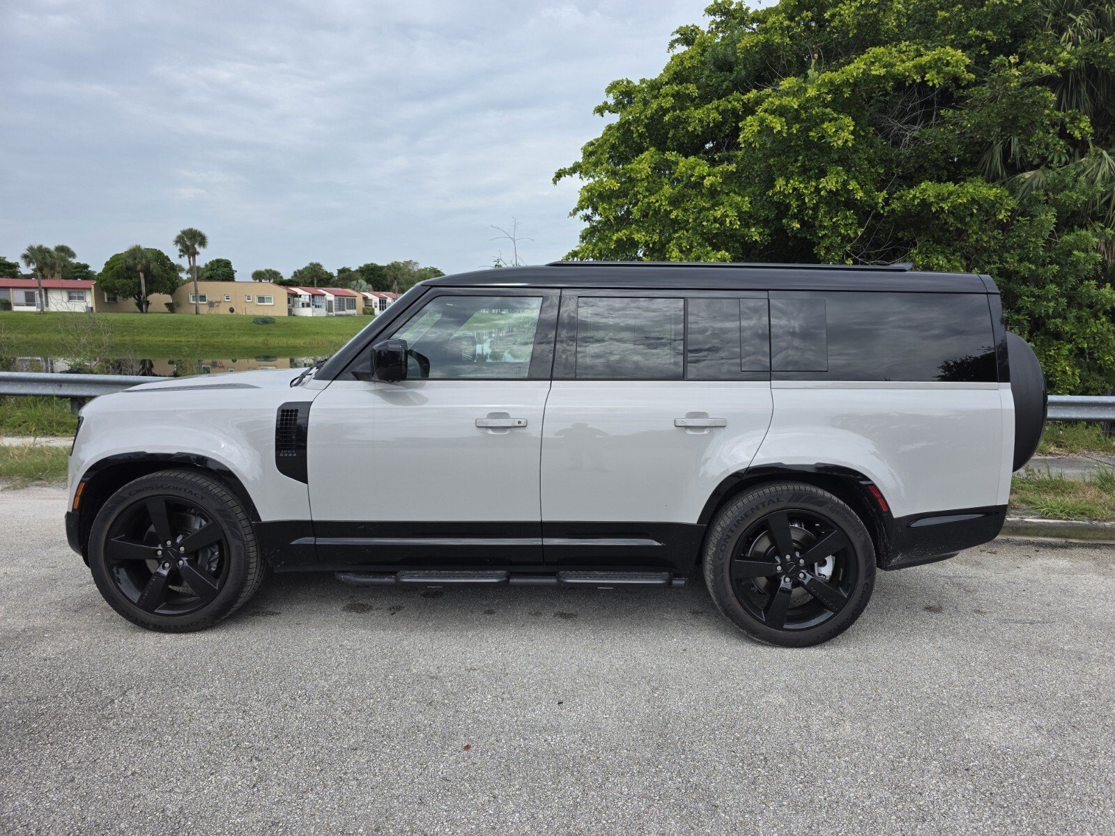 New 2026 Borasco Grey Land Rover P400 X-Dynamic SE image 7