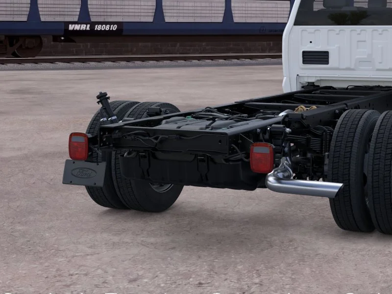 New 2026 Oxford White Ford F-550® XL image 21