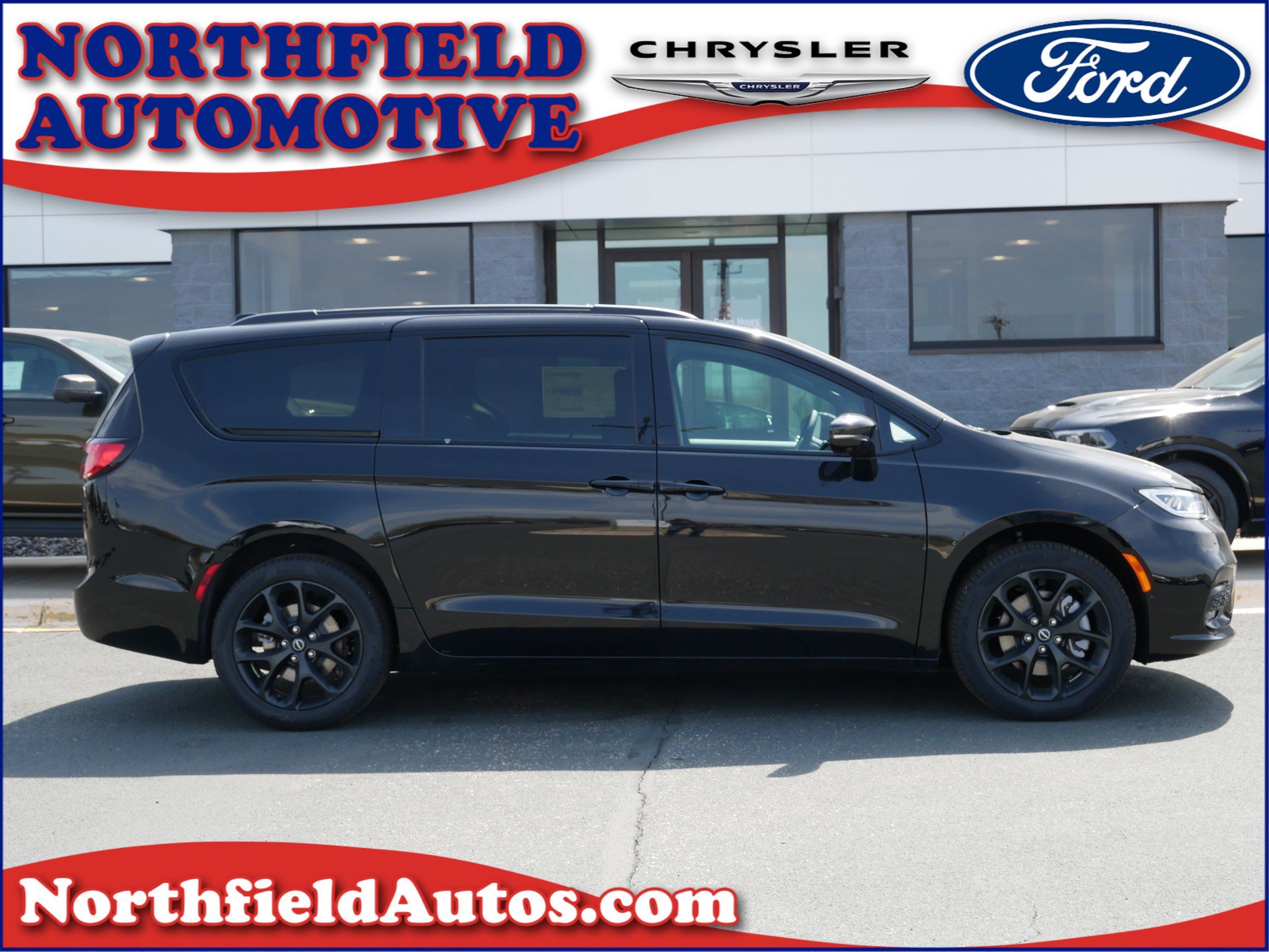 2026 Chrysler Pacifica Select AWD's photo