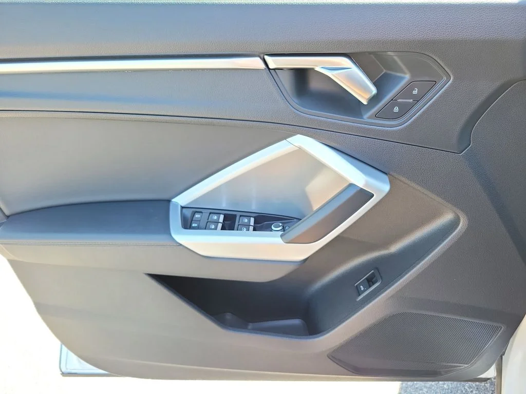 Used 2025  Audi Premium image 22