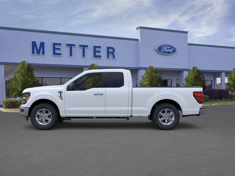 New 2025 Oxford White Ford XLT image 3