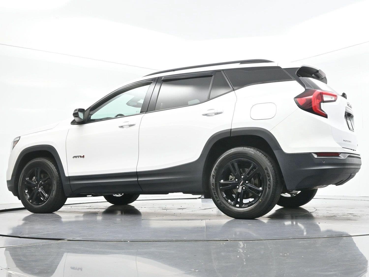 Used 2022 Summit White GMC AT4 image 55