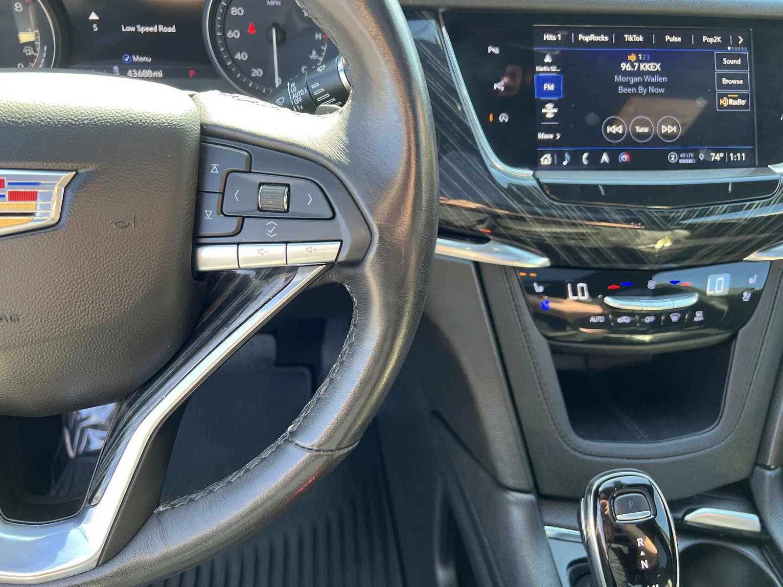 2024 Cadillac XT6 Premium Luxury - Photo 25