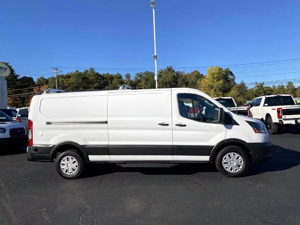 Used 2024 Oxford White Ford  image 2