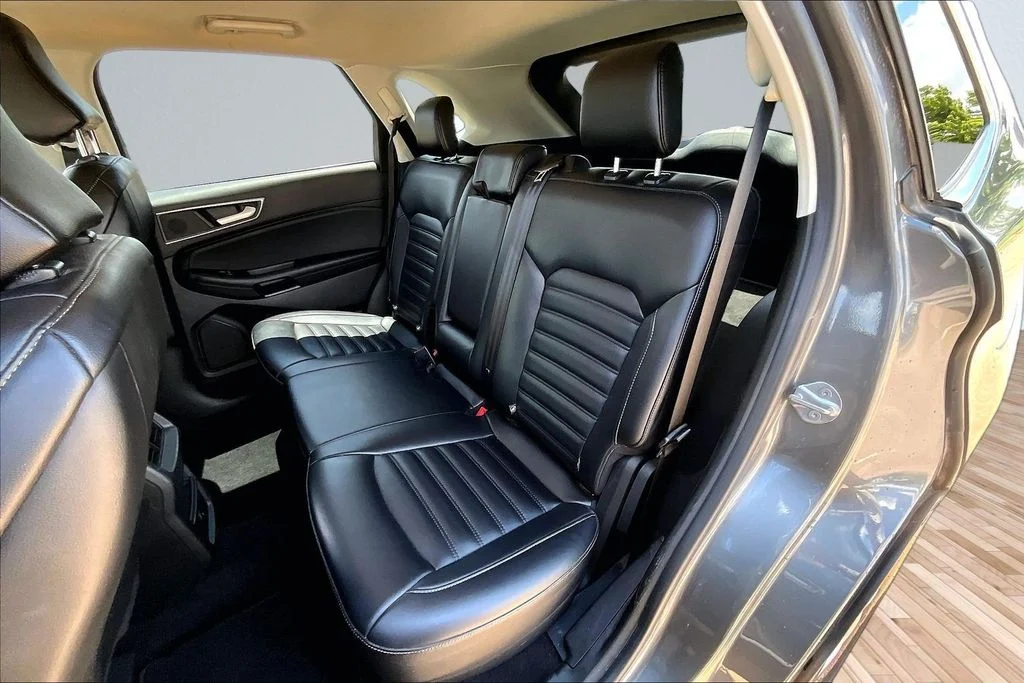 Used 2023 Gray Ford SEL image 24