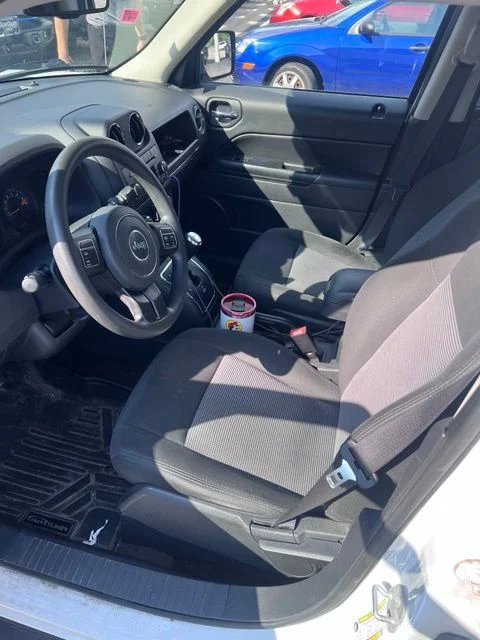 Used 2016 Bright White Clearcoat Jeep Sport image 3