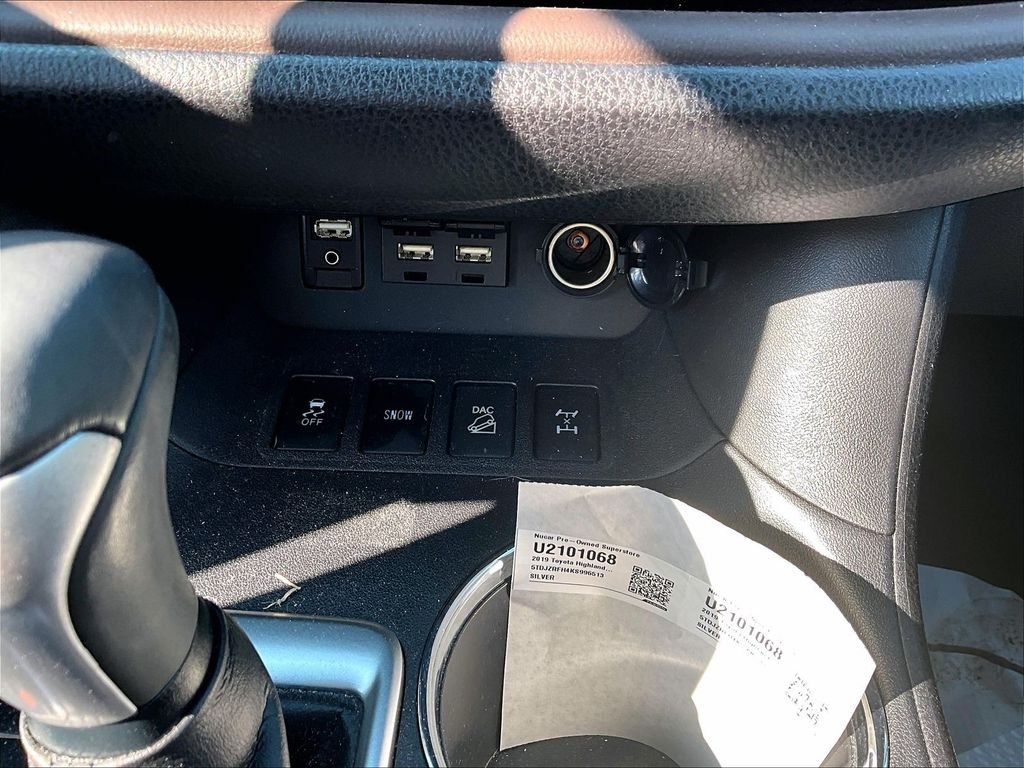 Used 2019 Celestial Silver Metallic Toyota XLE image 27