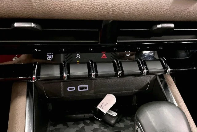 Used 2023 Onyx Black GMC Denali image 38