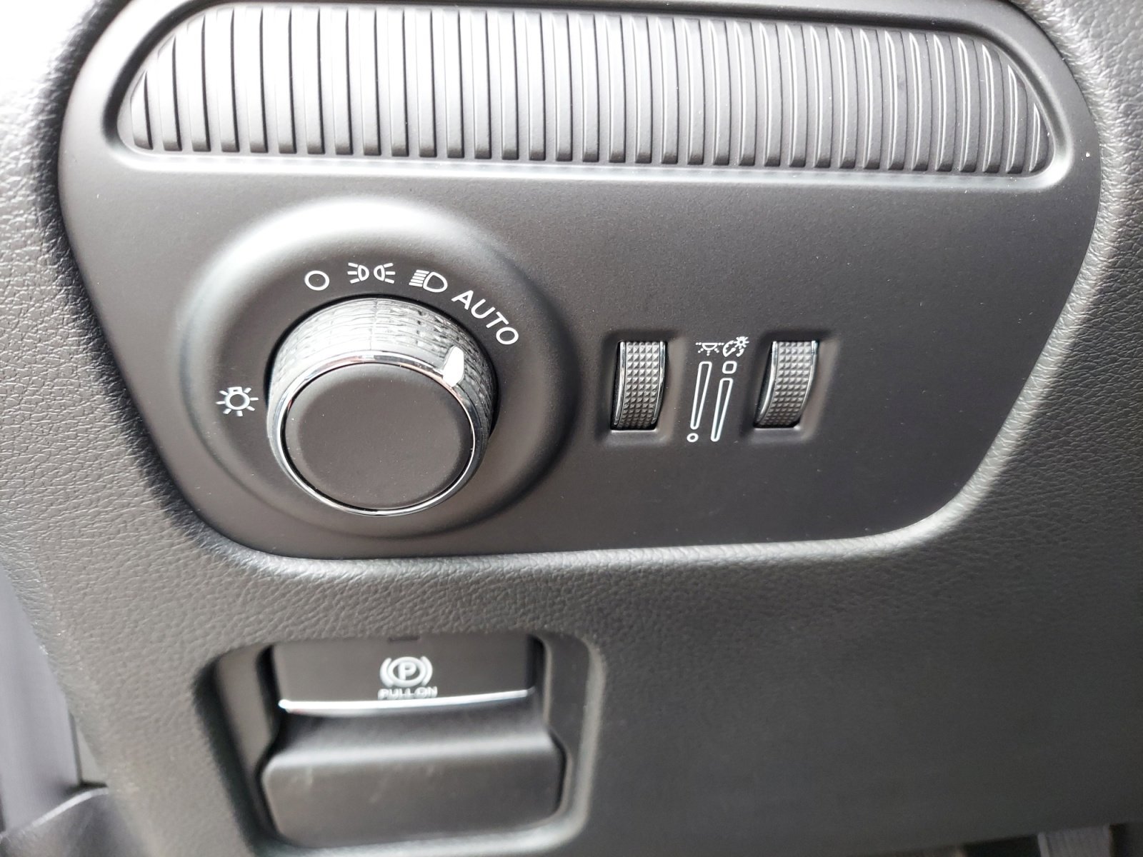 New 2026 Velvet Red Pearlcoat Jeep Limited Altitude image 28