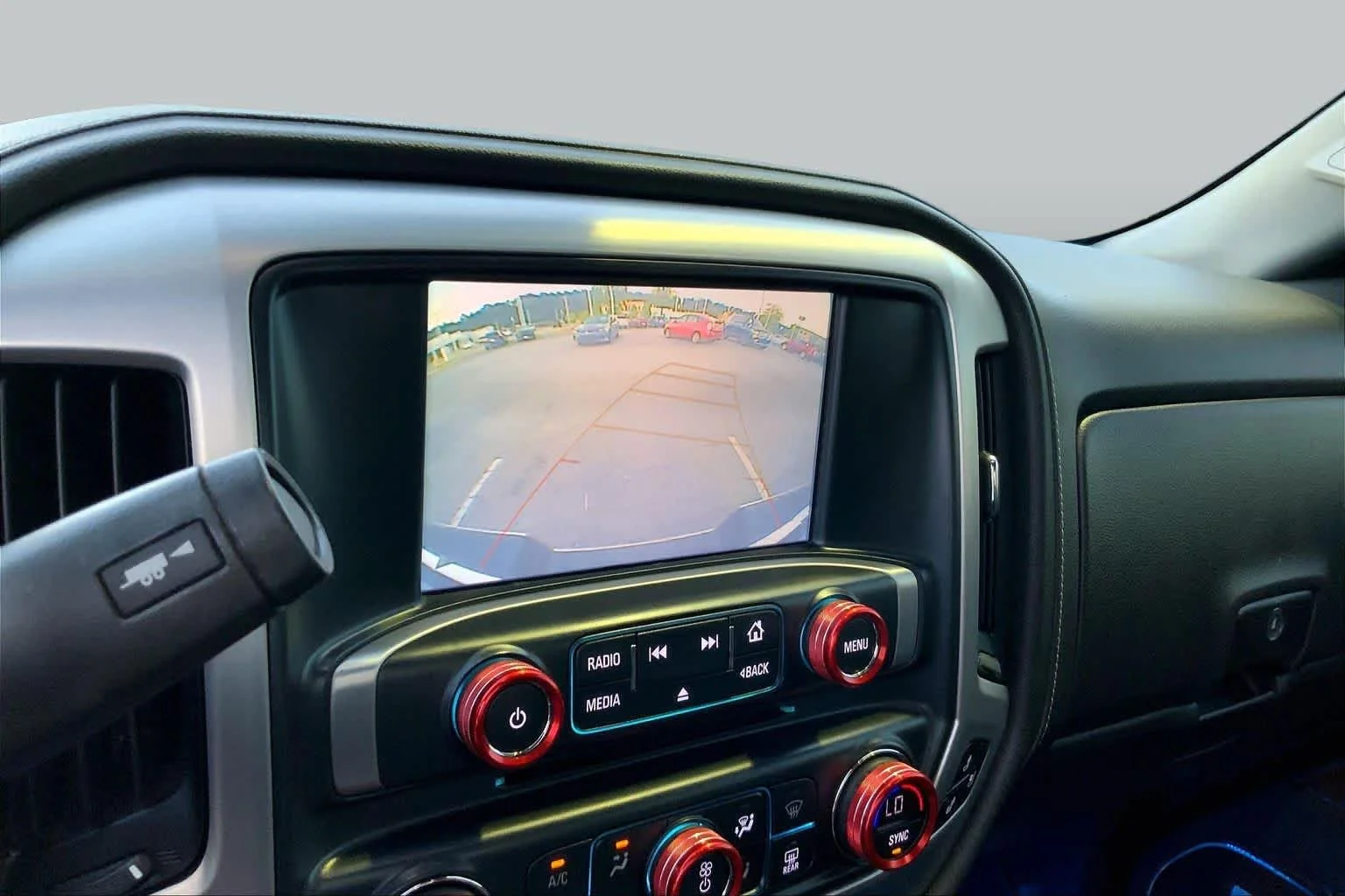 Used 2018 Onyx Black GMC SLT image 28