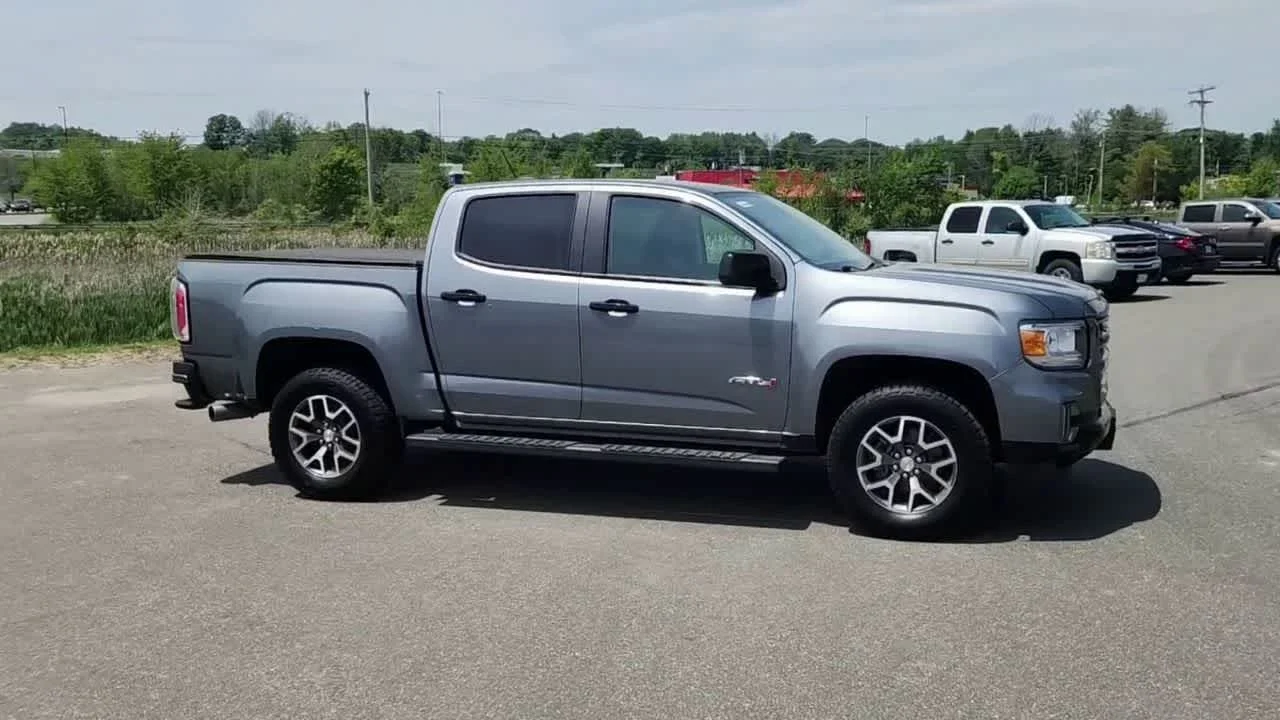 Used 2022 Satin Steel Metallic GMC AT4 - Cloth image 9