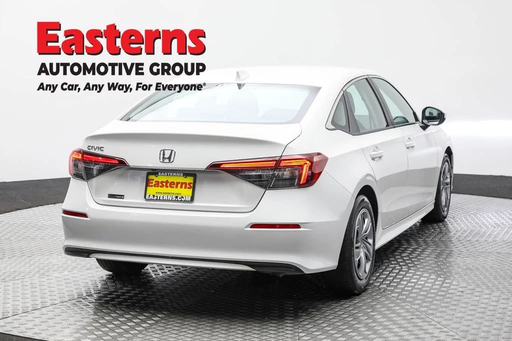 Used 2025 White Honda LX image 5