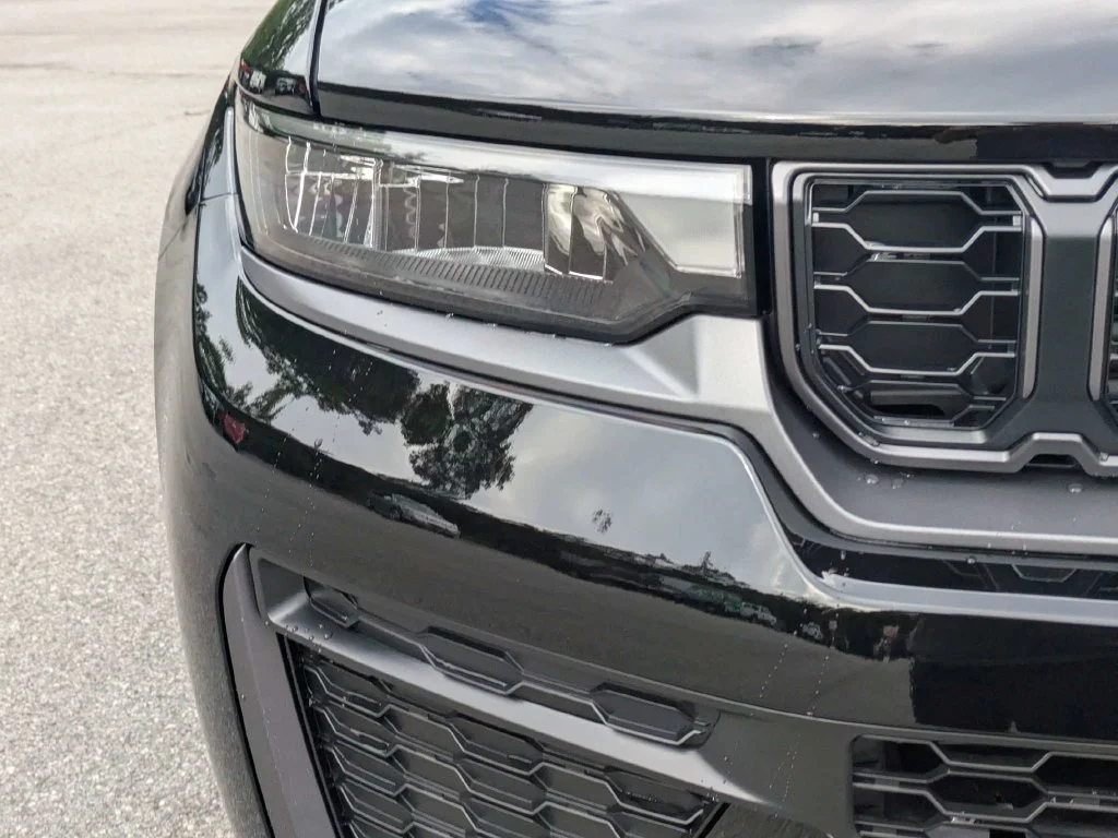 New 2027 High-Gloss Black Paint Jeep  image 10