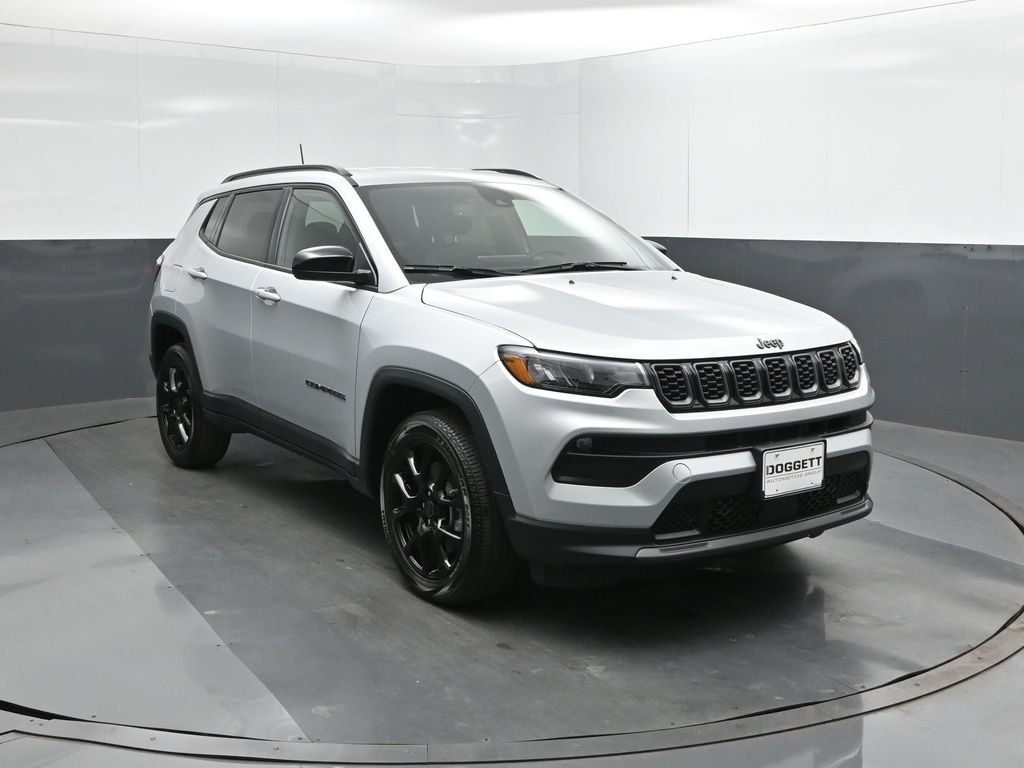 New 2026 Silver Zynith Metallic Clearcoat Jeep Latitude image 22