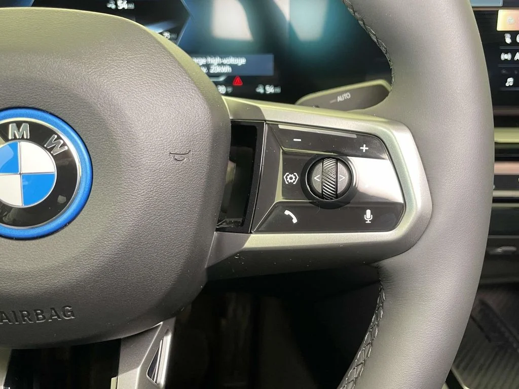 New 2026 White BMW xDrive40 image 34