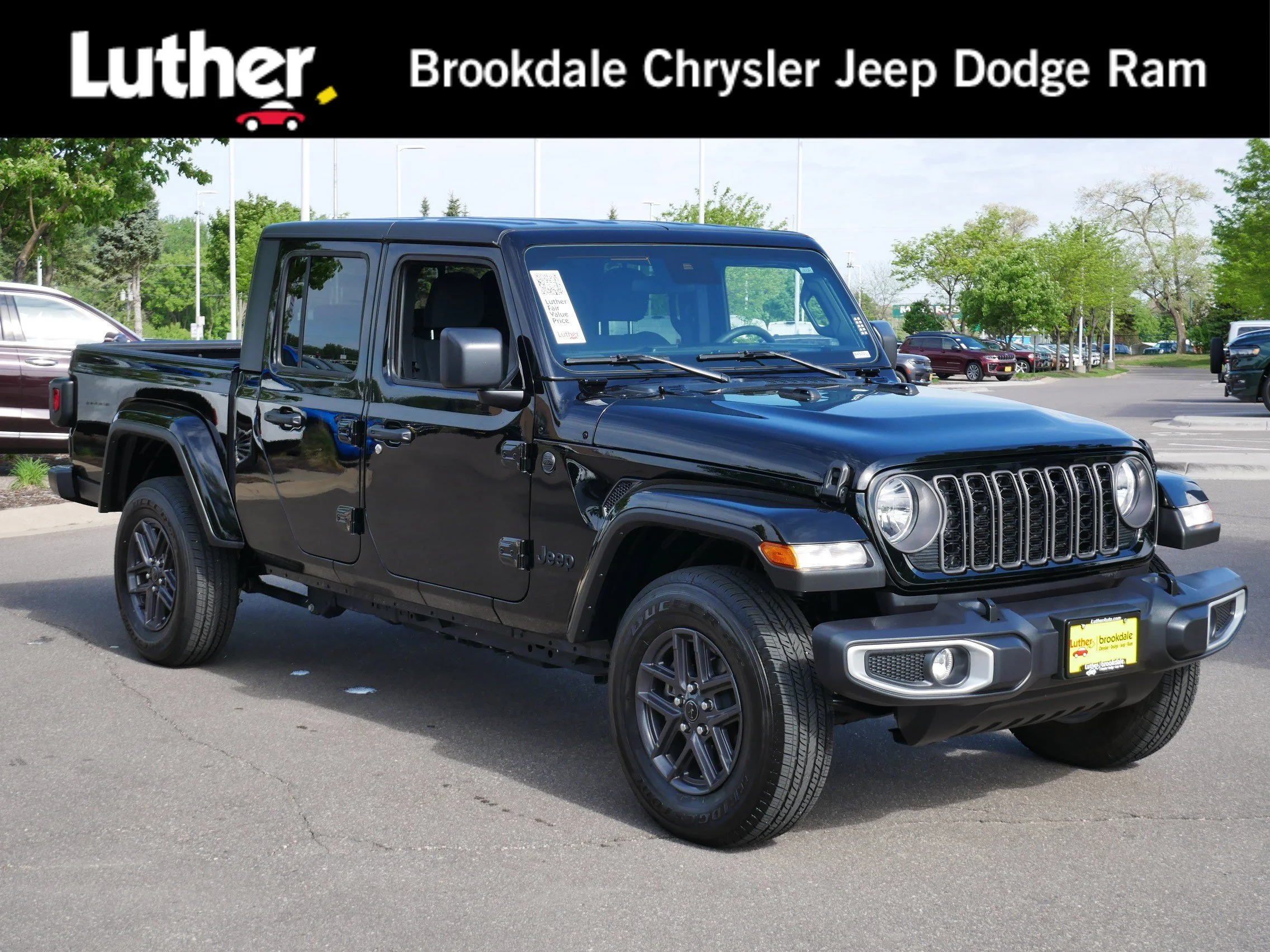 2024 Jeep Gladiator Sport S's photo