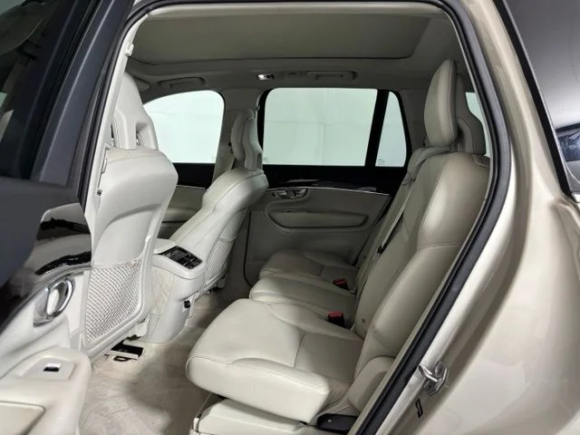 Used 2016  Volvo T6 Momentum image 19