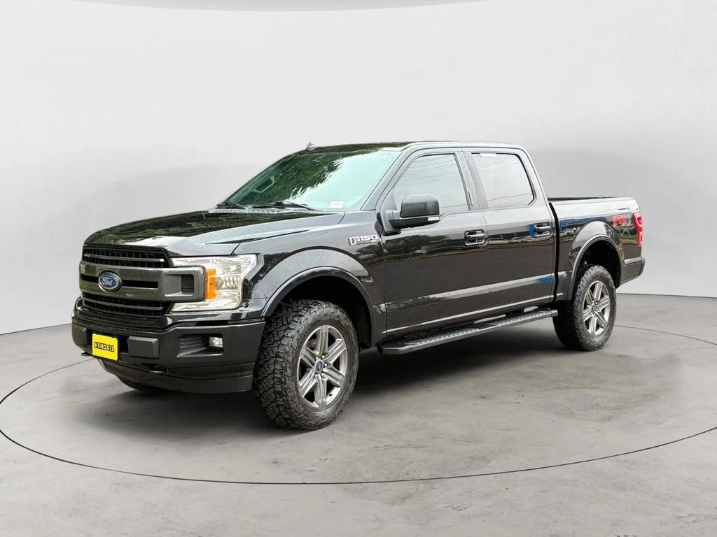 Used 2020 Black Ford XLT image 1