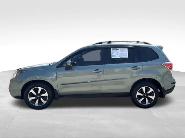 Used 2018 Green Subaru 2.5i Premium image 5