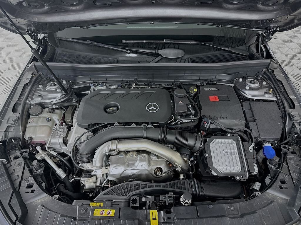 Used 2026  Mercedes-Benz GLB 250 image 30