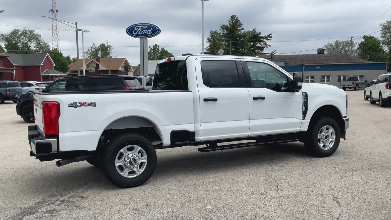 New 2026 Oxford White Ford F-250® XLT image 5