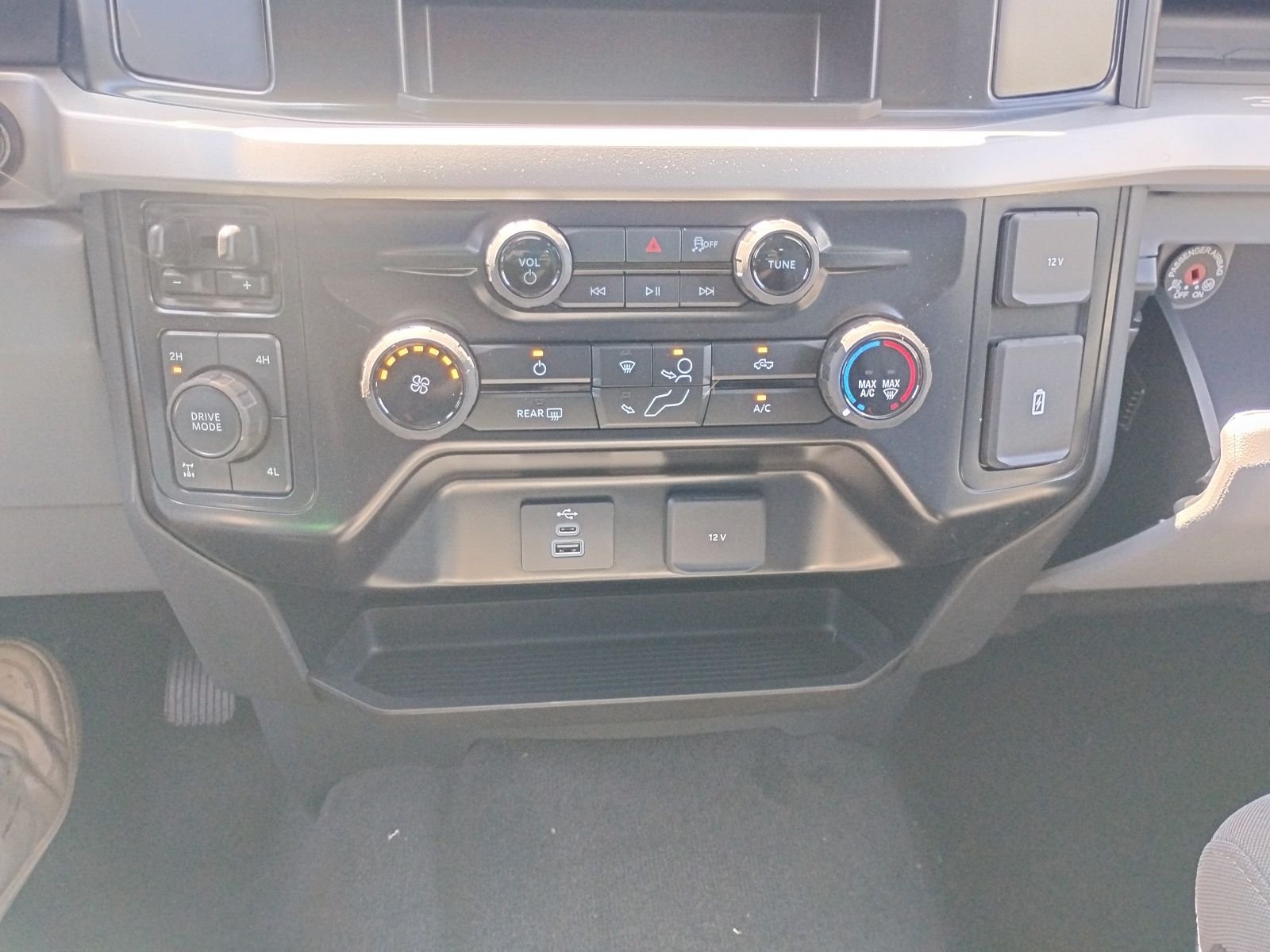 New 2026 Agate Black Metallic Ford F-350® XL image 23
