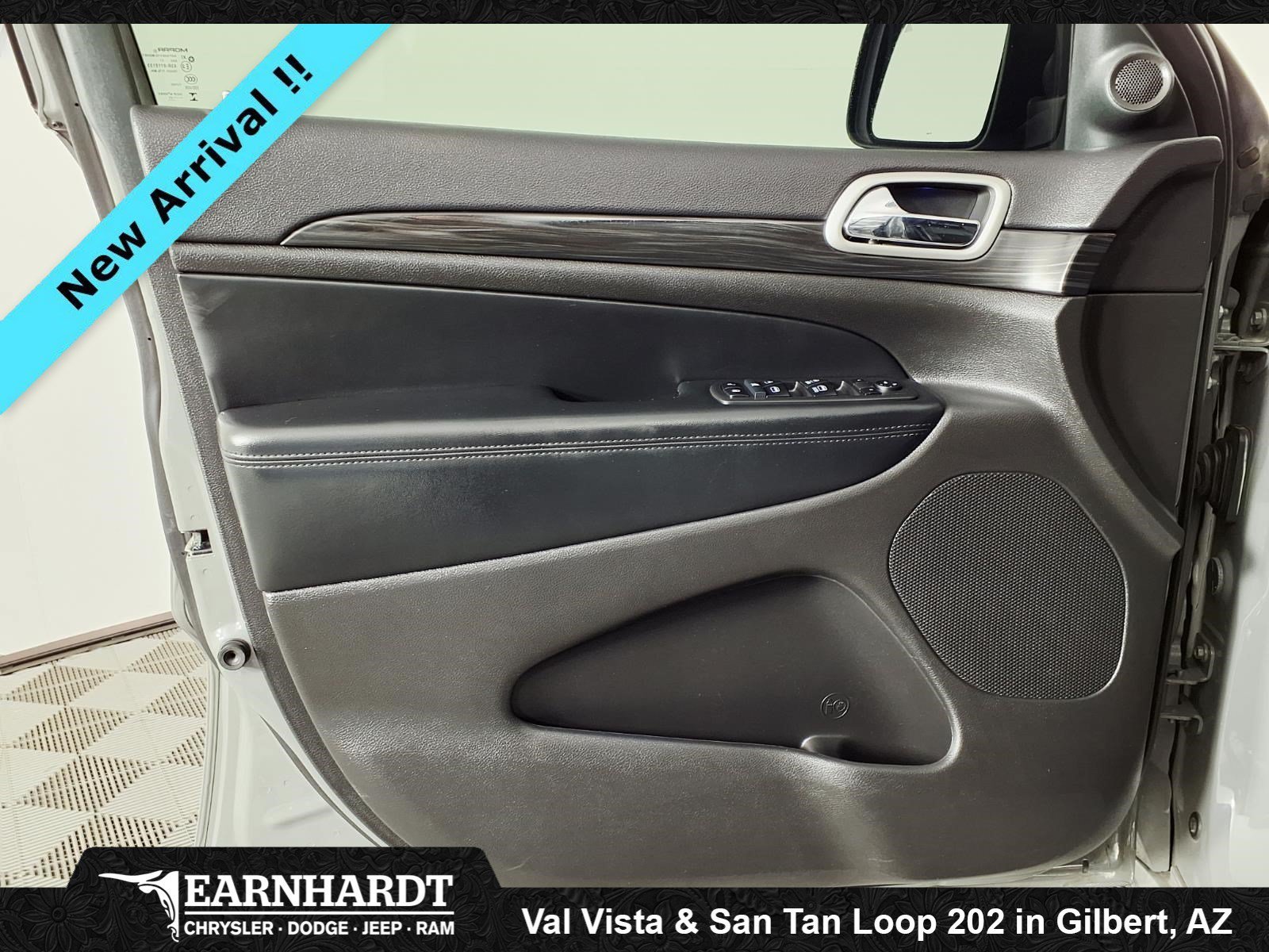 Used 2021 Sting-Gray Clearcoat Jeep Laredo X image 16