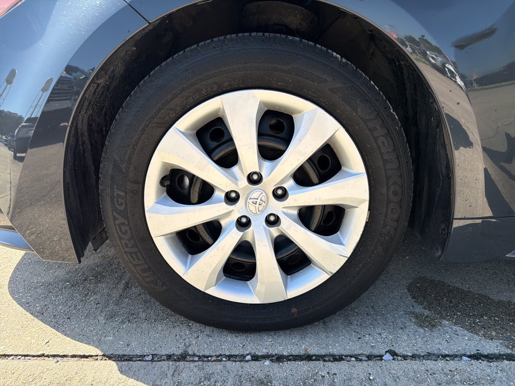 2025 Toyota Corolla LE - Photo 27