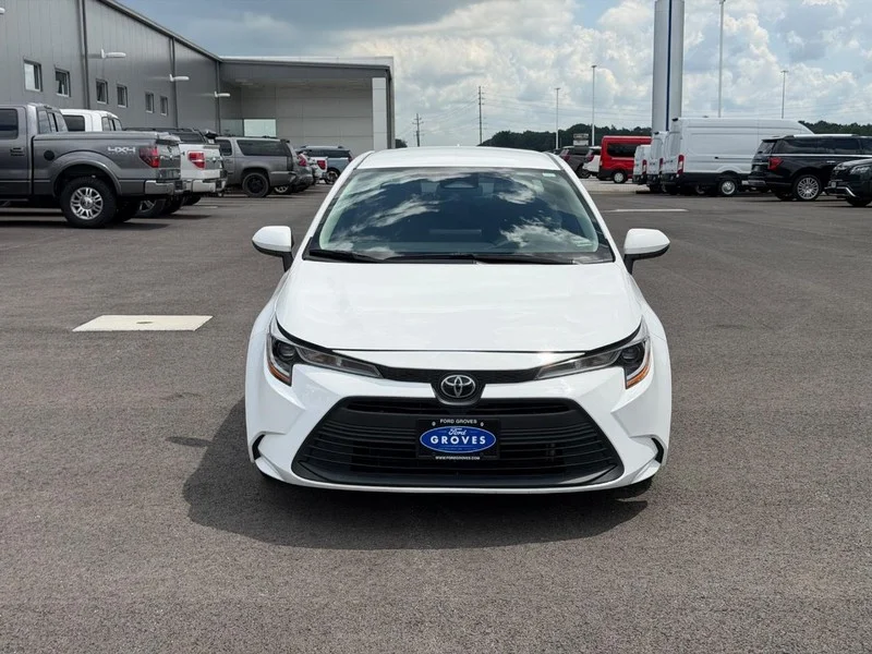Certified Used 2023 Ice Toyota LE image 2